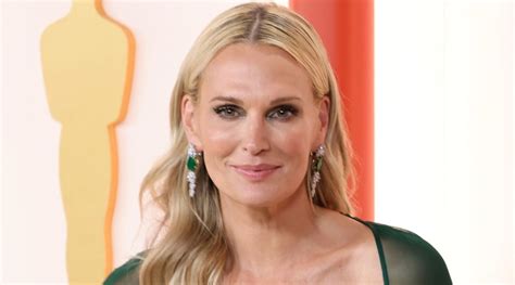 Vídeos pornôs com Molly Sims 